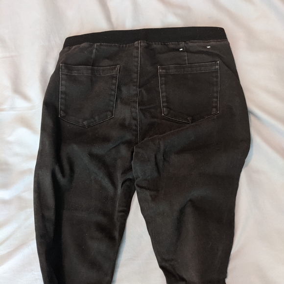 SOLD Winter pants - Picture 3 of 8